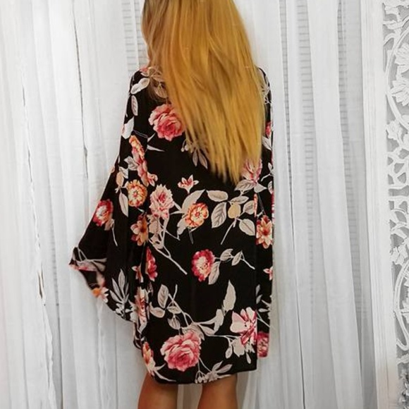 (ST. LUCIA) FLORAL KIMONO - Picture 5 of 5